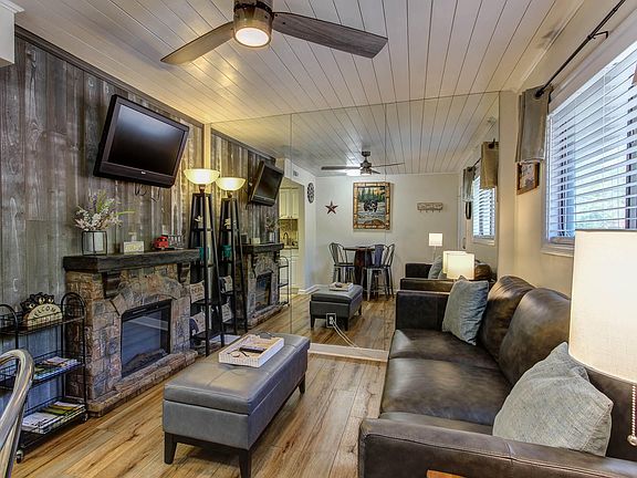 2nd image of 685 River Rd Unit 304