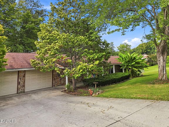 4th image of 131 Cumberland View Dr