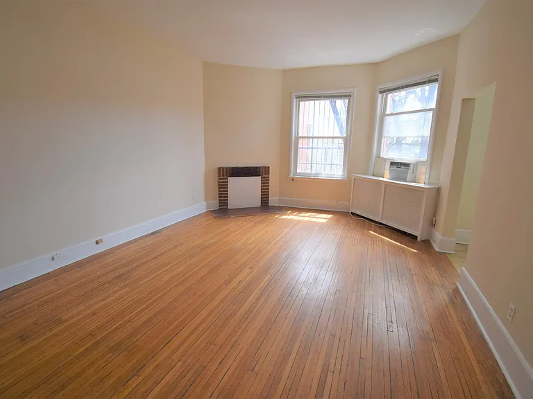 2112 O St NW — Photo 5