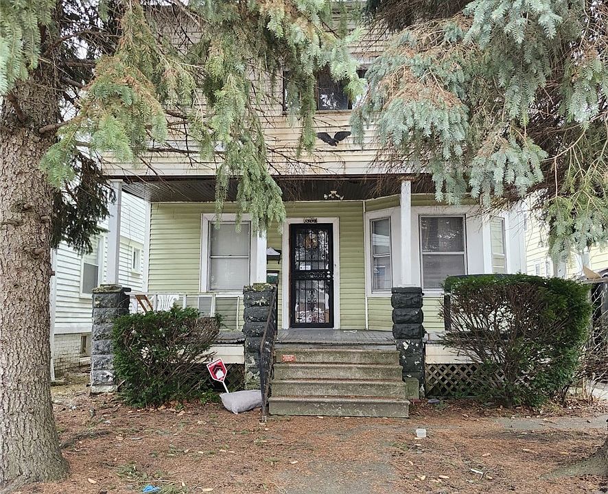 1st image of 16204 Arcade Ave