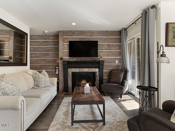 2nd image of 521 E Lionshead Cir #501