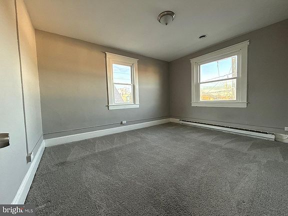5th image of 1309 Linden Ave