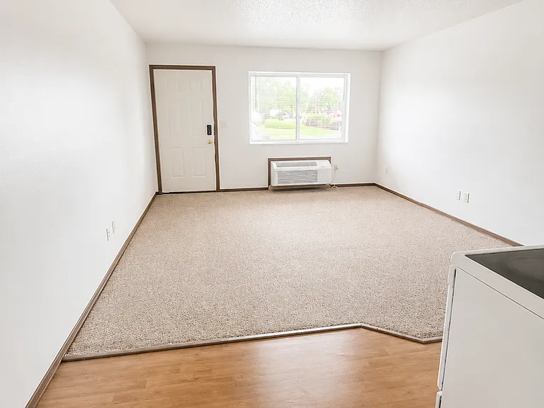 Rapids Studio Apartments — Photo 9