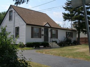 141 Miles Standish Rd, Schenectady, NY 12306