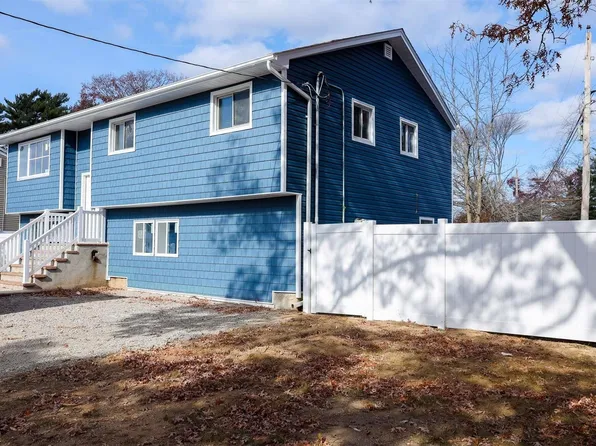 609 Centerwood Street, West Babylon, NY 11704