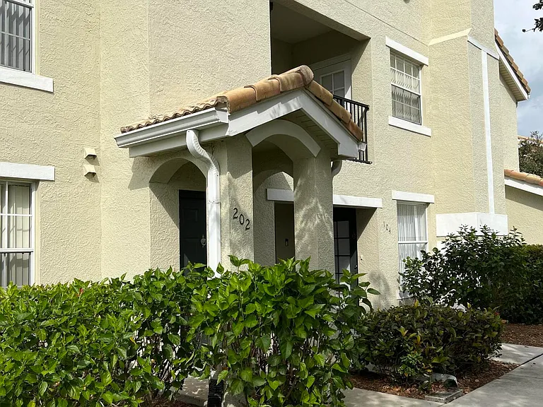 128 SW Peacock Blvd #15202 — Photo 1