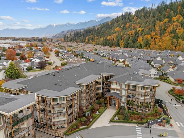 45746 Keith Wilson Rd #301, Chilliwack, BC V2R 3M7