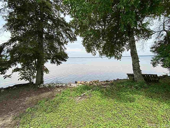 2nd image of 2076 W County Road 432