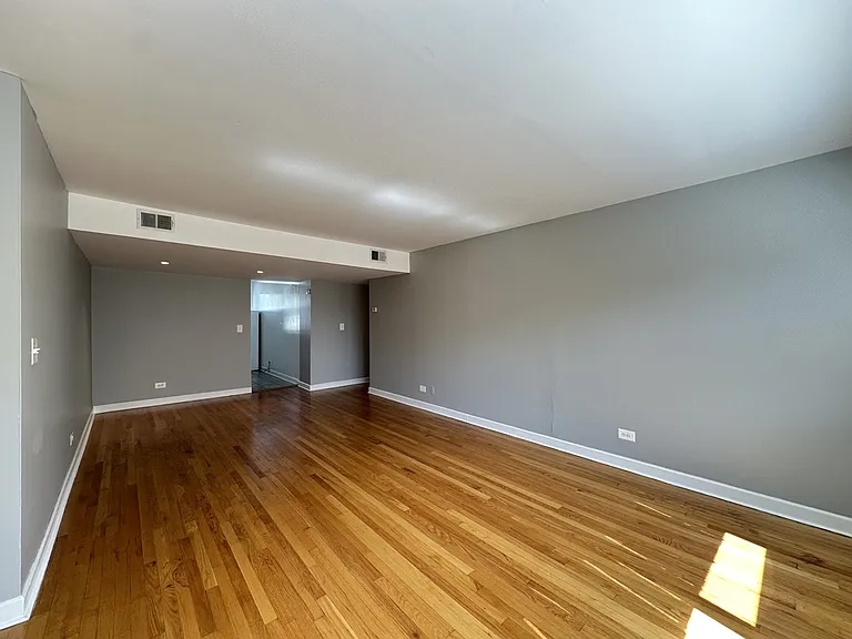 4924 Mulford St #E4 — Photo 11