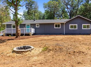 4433 Fish Hatchery Rd, Grants Pass, OR 97527