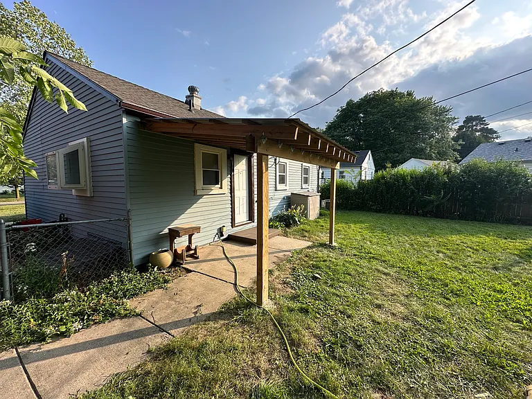 321 W Ainsworth Blvd — Photo 12