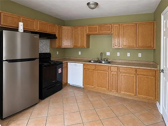 2 bed, 1200 sqft, $1,200 — Photo 3