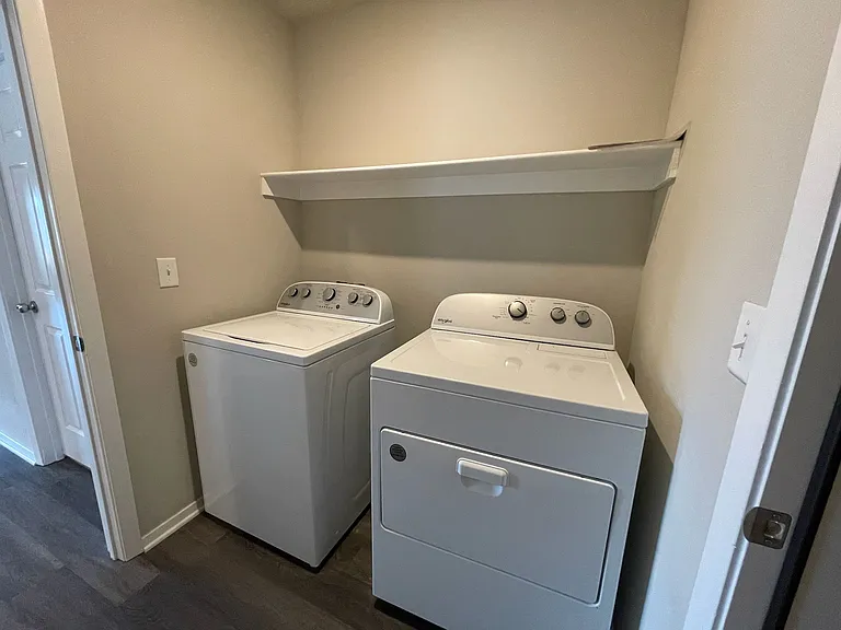 2440 N Raven Ln — Photo 14