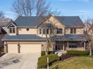 633 Clarendon Ln, Aurora, IL 60504
