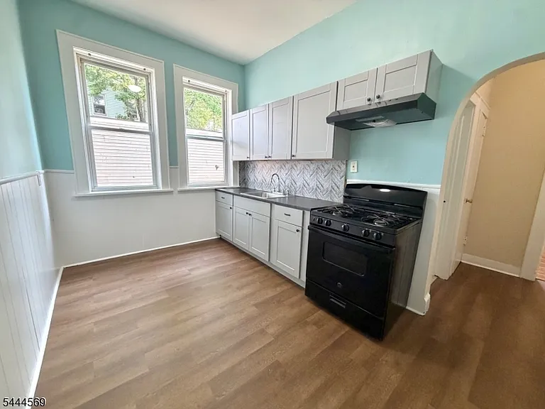 143 Prospect Ave #3 — Photo 6