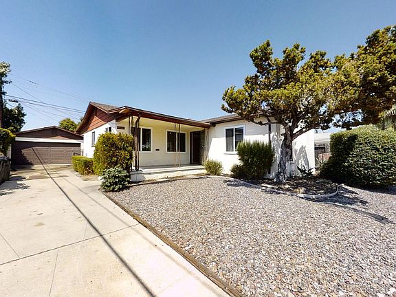 3rd image of 5068 Rockford Dr