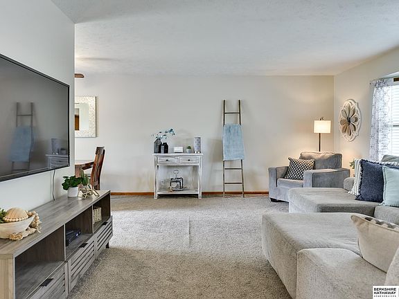 5th image of 10111 Mockingbird Dr