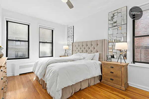 Sold by Triplemint | media 19