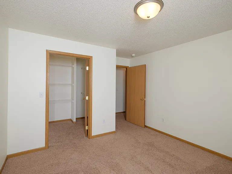 Pinehurst Apartments | 2 Bedroom Plan D | Bedroom