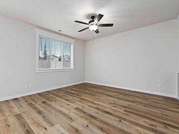 4th image of 301 W Radiant Ridge Dr