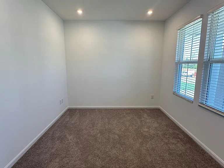 10520 Vista View Dr — Photo 3