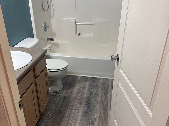 5th image of 2042 Catline Cir