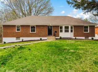 707 10th St, Blue Springs, MO 64015