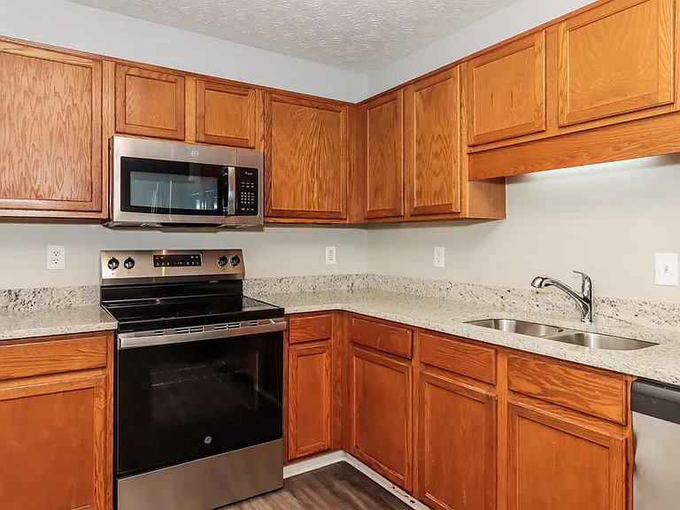 375 Fairview Dr — Photo 9