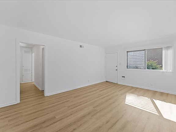 2nd image of 2308 W El Segundo Blvd APT 01