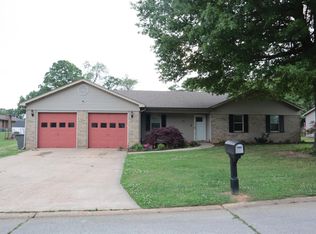 302 Tracy Ln, Paragould, AR 72450