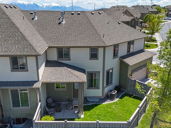 3rd image of 9275 N Oakland Hills Dr