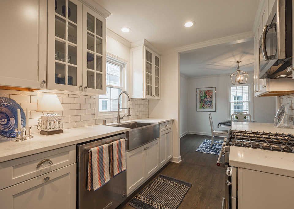 1st image of 1111 E Fairmount Ave
