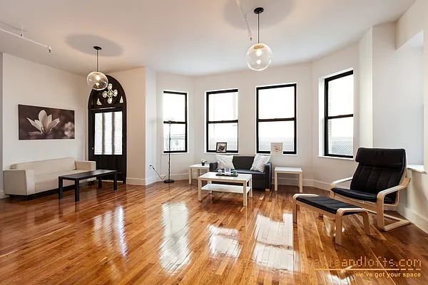 Rented by aptsandlofts.com | media 90