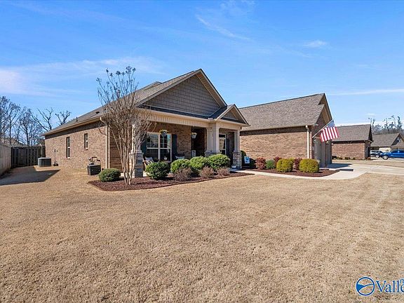2nd image of 122 Park Trail Dr