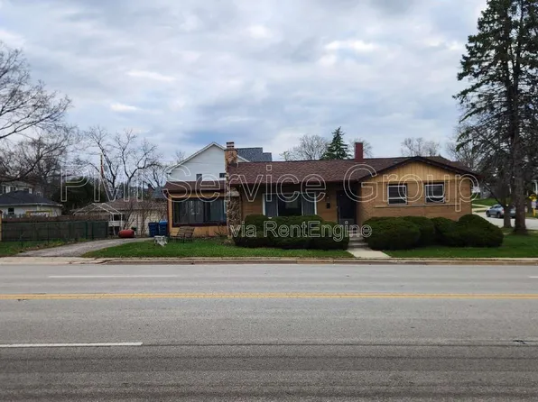 5440 Benton Ave, Downers Grove, IL 60515