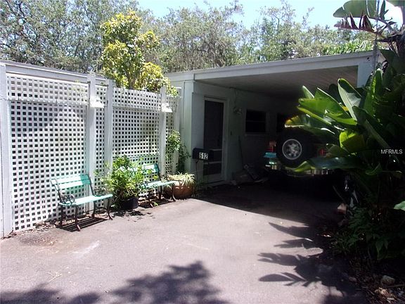 4th image of 612 Oleander Way S