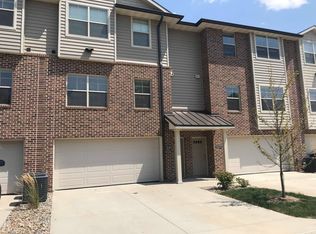 1041 Gypsum Dr, West Des Moines, IA 50266
