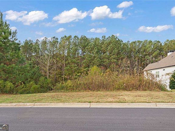 4th image of 640 Crimson Dr