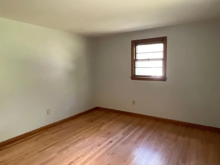 2 Eastview Dr — Photo 11