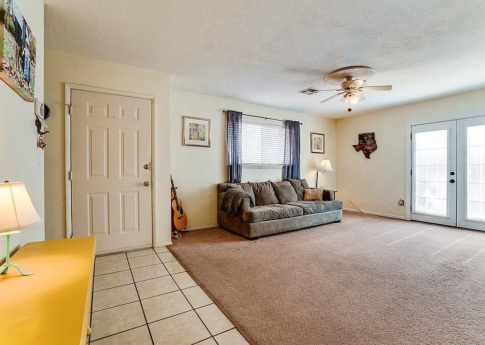 1st image of 2805 N Moulton Dr