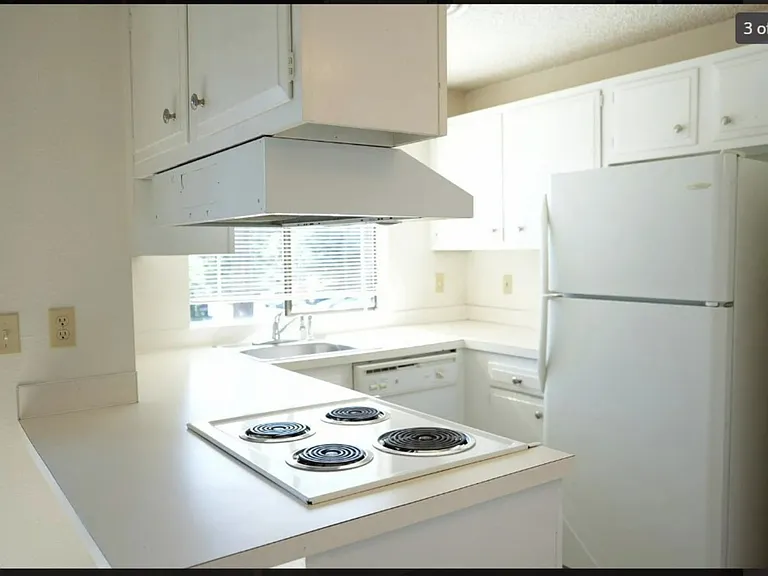 1771 NW 59th St #5 — Photo 3