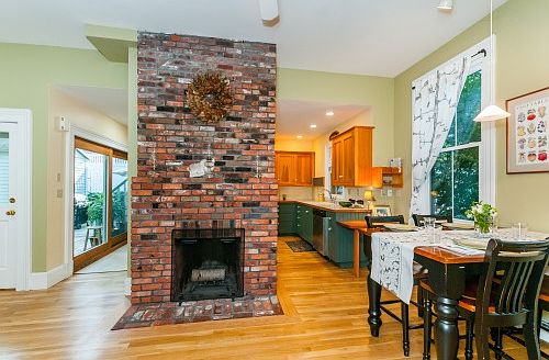 4th image of 212 Tremont St #1