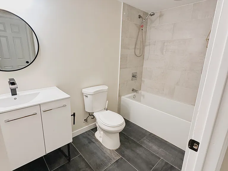 11571 Archwood St #11571 — Photo 10