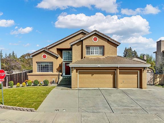 3rd image of 3040 Peppertree Drive