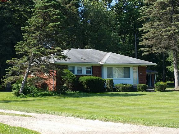3rd image of 20295 Norwood Dr N