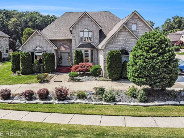 57803 Grey Fox Gln, Washington, MI 48094