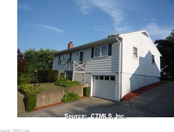 2nd image of 6 Roseleah Dr