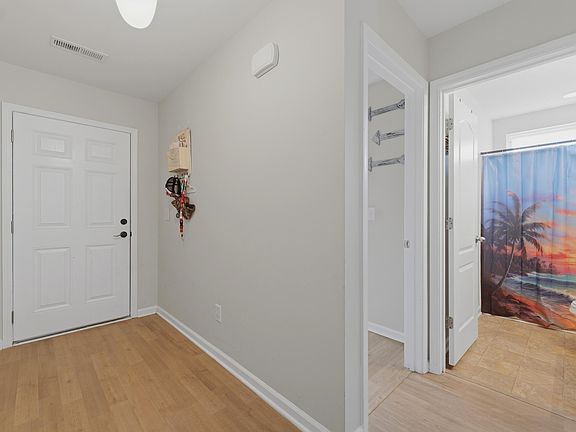 3rd image of 153 Tyger St