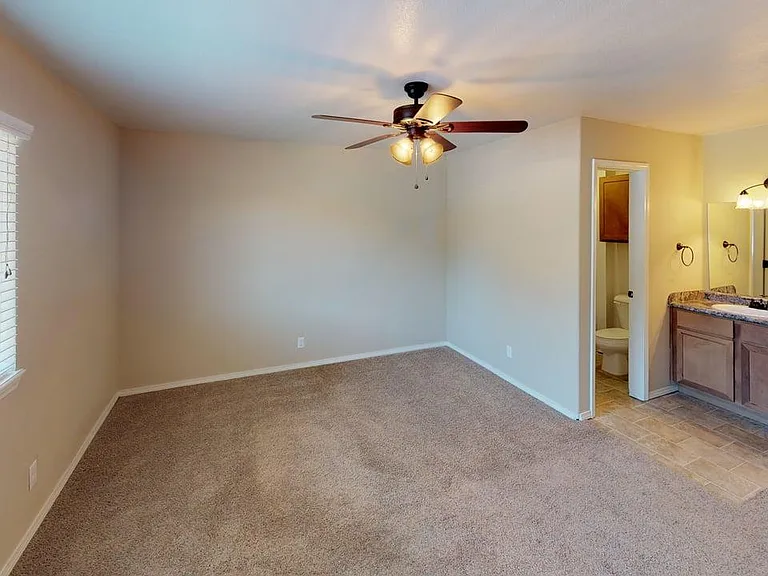 Metroplex Apartments — Photo 79