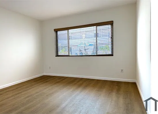12955 Riverside Dr #105 — Photo 4